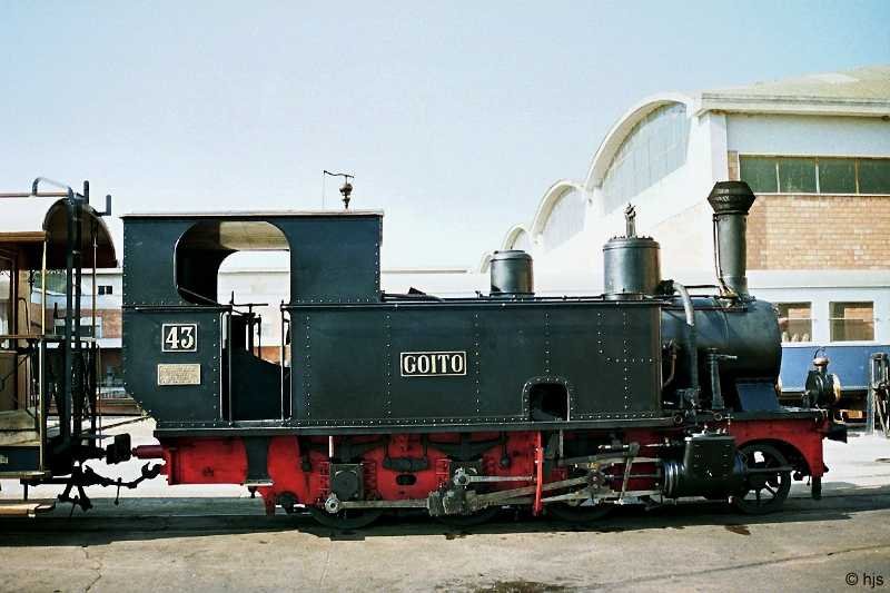 Eine sch�ne Schweizerin: Lok 43  Goito  (SLM 858/1893) in Monserrato (14. September 1989). 1989 waren einschlie�lich der  Goito  noch drei betriebsf�hige Schmalspur-Dampfloks auf Sardinien vorhanden. Heute sind es sogar wieder sechs.