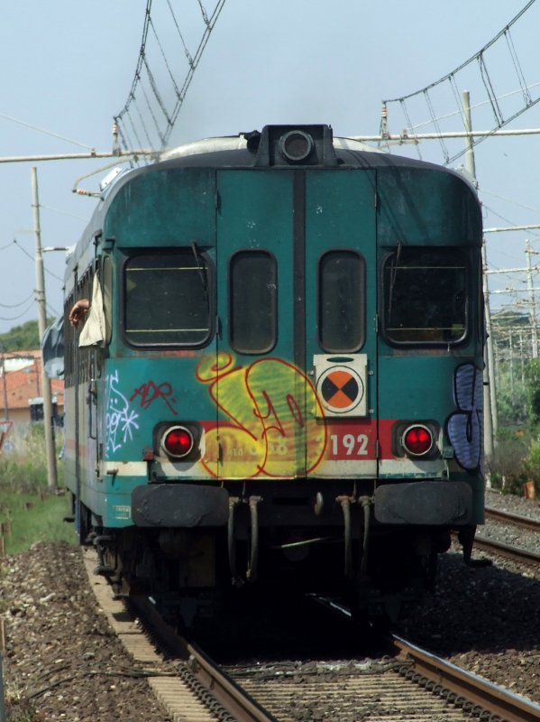 Eine Sonderfahrt in Richtung Livorno durchfhrt San Vincenzo am 26.05.2009.