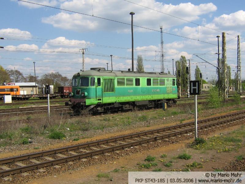 Eine ST43-185 fhrt hier gerade in den Bhf Frankfurt Oder. Die Lok ist die Ablsung fr die BR 115 346, die den D-Zug nach Moskau, bis FFO gezogen hat.