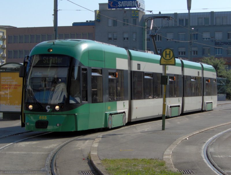 Eine Strassenbahn in Graz Hauptbahnhof am 28.09.06