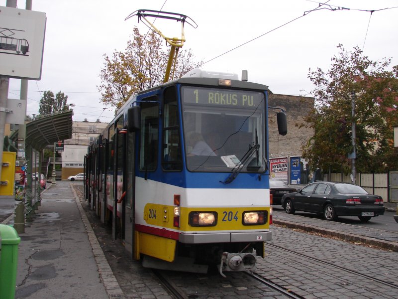 Eine Tatra Straenbahn am Bahnhof Szeged in Ungarn. Aufgenommen am 22.10.2007