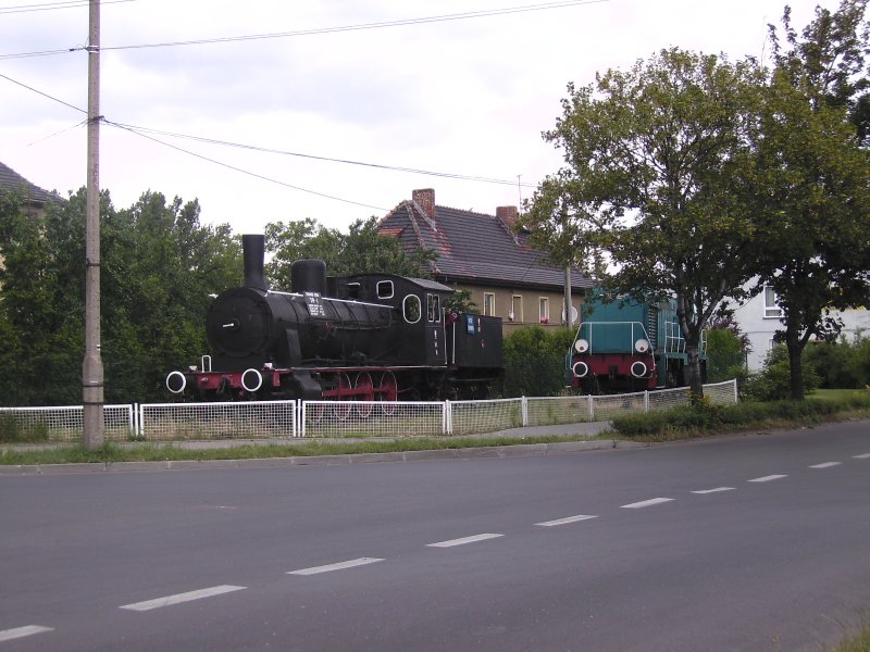 Eine TP1 neben einr SM15 stehen hier neben dem Busbahnhof in Tarnowskie Gory!