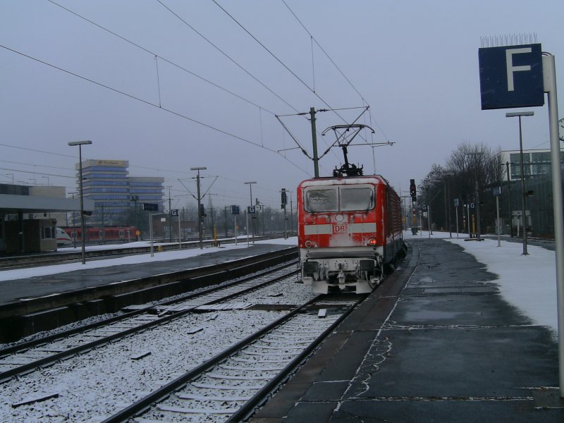 Eine unbekannte 112 schob am 01.02.2009 ihren RE von Wolfsburg nach Hannover 