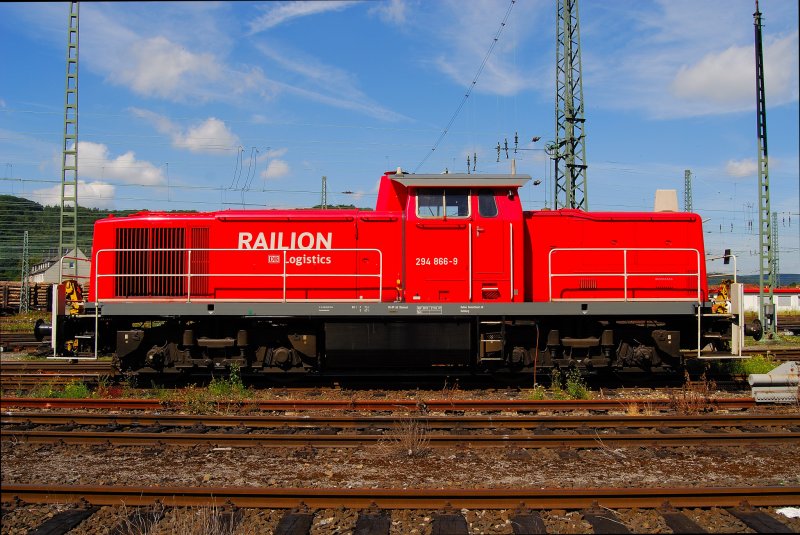 Eine V294 866-9 auf Parkposition auf dem ehemaligen Containerumschlagplatz Hagen.
