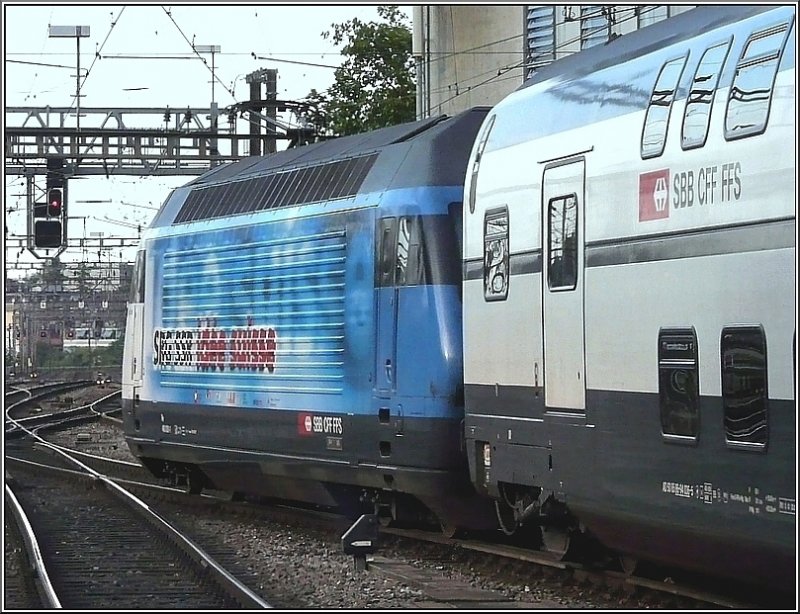 Eine zweite  Ide Suisse  Re 460 020-1 fotografiert am 30.07.08 beim Verlassen des Bahnhofs von Bern. (Jeanny)