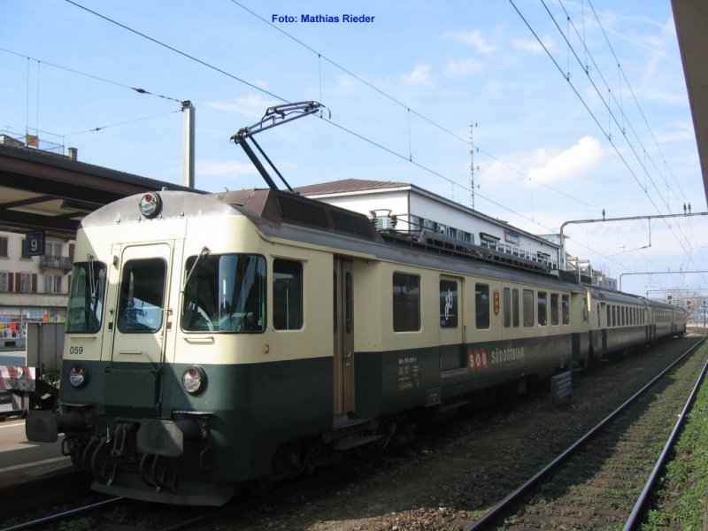Einen SOB BDe 4/4 - Pendelzug, in Wdenswil, am 18.Mrz 07 Abfahrt bereit
