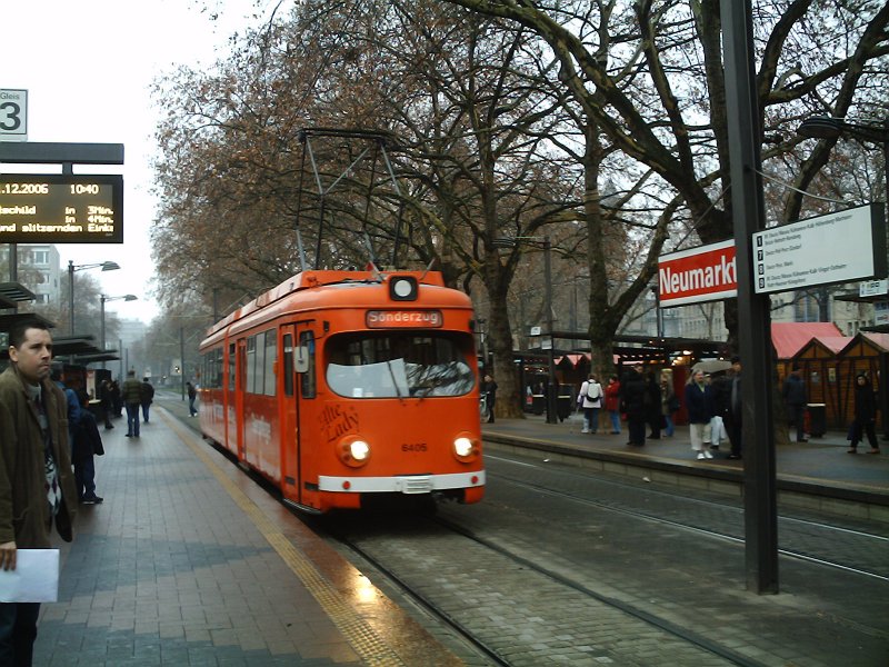 Eines der Gleisflegefahrzeuge der KVB ist 6405. Gesehen und fotographiert am 21.12.2006 um 10.40h, HS Neumarkt