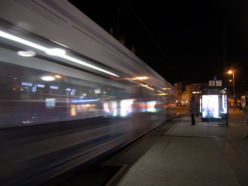 Einfahrende NGT 686 (6NGTDWE) in die Hst. Doberaner Platz