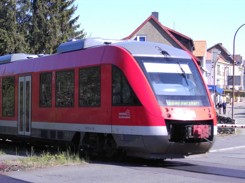 Einfahrt einer 648 in den Bad Harzburger Bahnhof