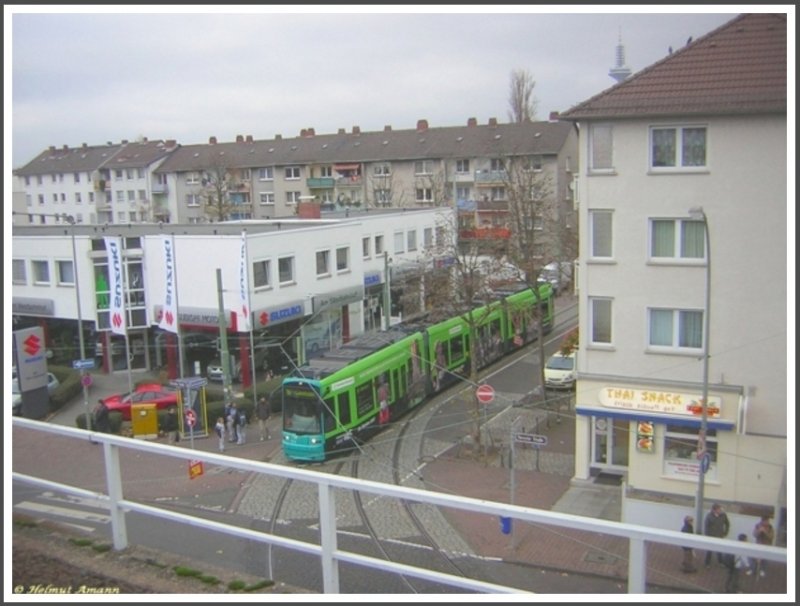 Einfahrt des 7. Zuges der Linie 16 mit dem S-Triebwagen 217 (Baujahr 2004) am Westbahnhof am 18.11.2007 im Zuge einer wasserrohrbruchbedingten Umleitung, vom Bahnsteig der S-Bahn aus aufgenommen.
