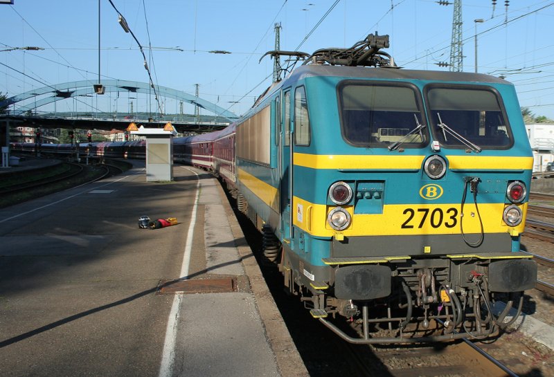 Einfahrt des Pilgerzuges aus Lourdes mit 2703 nach Emmerich am 23.05.2009 in Aachen HBF