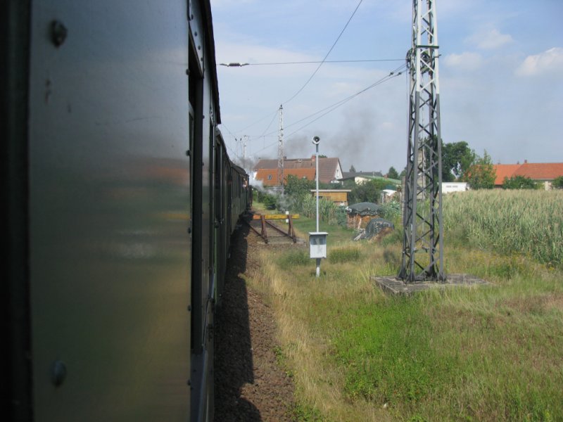 Einfahrt des Sonderzug der Mecklenburger Eisenbahnfreunde in den Bahnhof Rastow 15.08.2009
