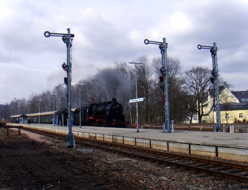 Einfahrt des Sonderzuges in den Bahnhof Schwarzenberg, 14.03.2009.