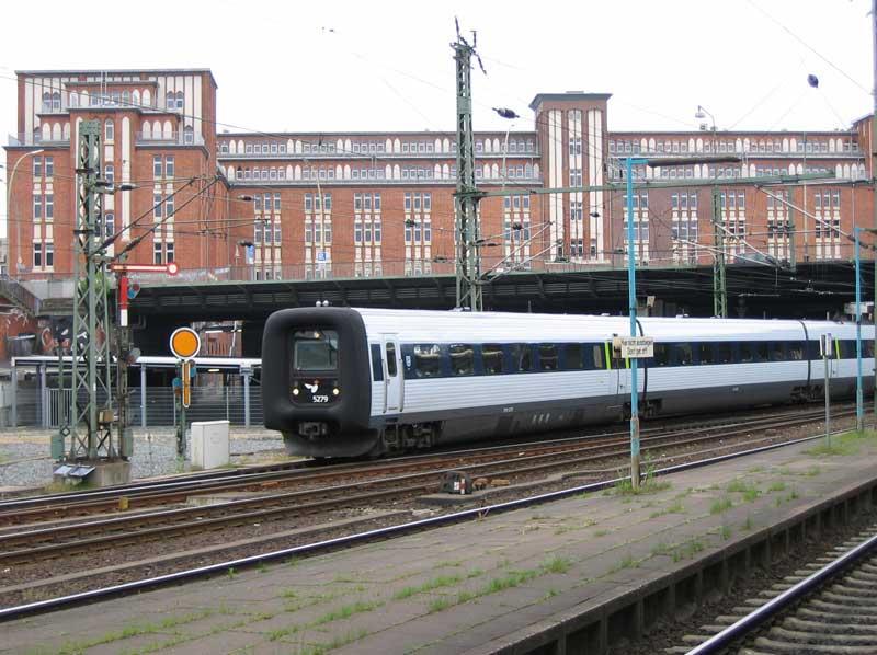 Einfahrt  EC 36 aus Koebenhavn in Hamburg-Hbf. - 11.05.2005
