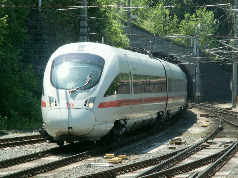 Einfahrt eines ICE nach Bregenz am 17.06.09 in den Bhf.Feldkirch