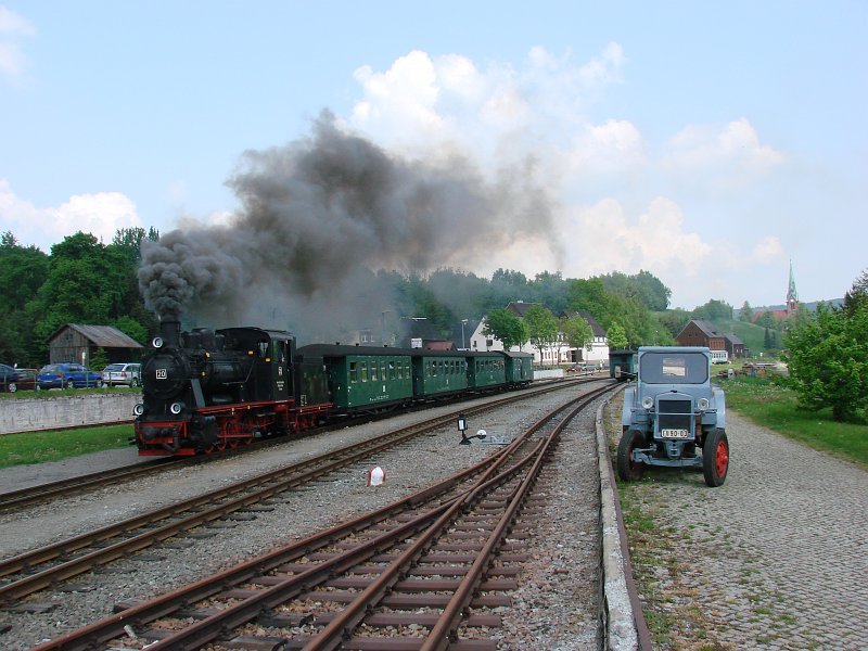 Einfahrt der Lok 20 der Mannsfelder Bergbahn mit dem Traditionszug aus Cranzahl in Hammerunterwiesenthal am 31.05.2008