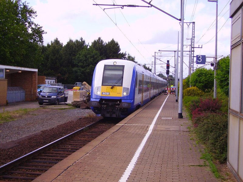 Einfahrt der NOB nach Hamburg-Altona in Elmshorn am 23.06.08