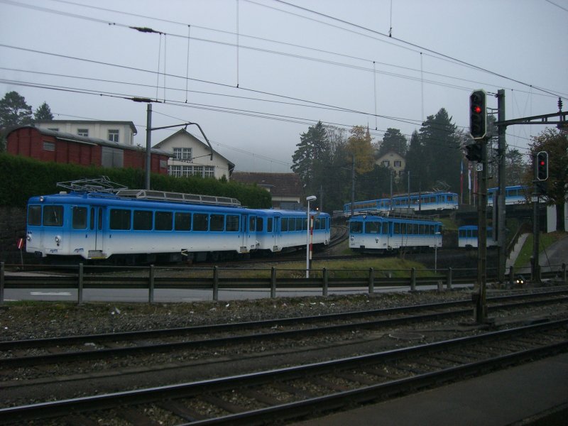 Einige abgestellte RIGI-Bahnen in Arth-Goldau am 03.11.2007