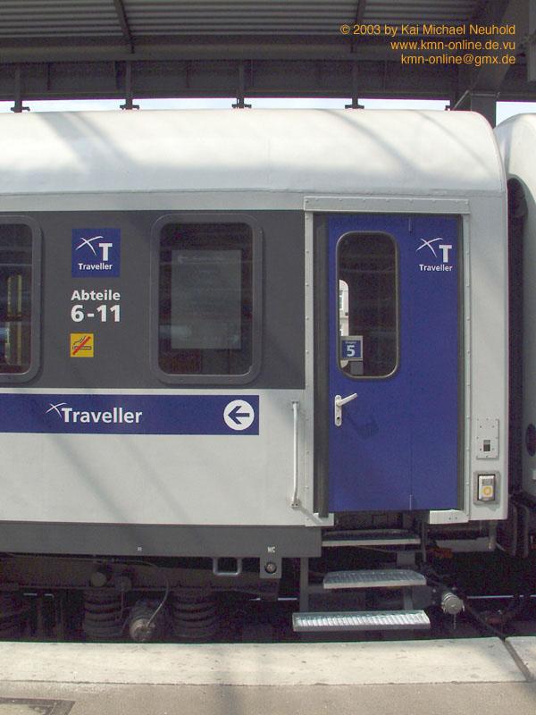 Einstiegsbereich an einem Wagen der Traveller-Class des neuen InterConnex fr die Relation Rostock - Kln.