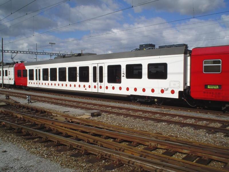 Einweihung der neuen Stadler Niederflurzwischenwagen der TPF Transport publics fribourgeoise ( Freiburgische Verkehrsbetriebe ) in Murten am 31. Mrz 2006.