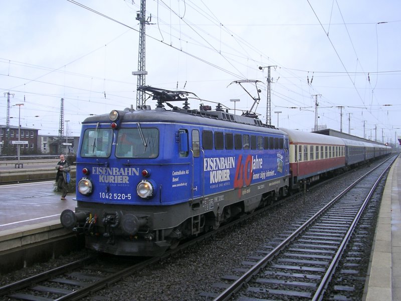 Eisenbahn Kurier 1042 520-5 mit SZ vom Eurostrand Fintel im Dortmunder Hbf.(15.03.2009)