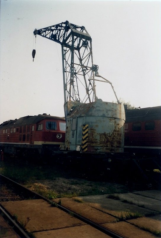 Eisenbahndrehkran im September 1998 im Bh Rostock Seehafen.