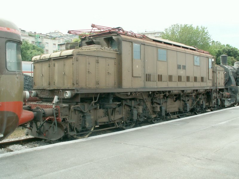 Eisenbahnmuseum im ehem.k.k.StB.Bahnhof in Triest.Auch eine E 626
und ALe Triebzge sind zu sehen.Triest 04.06.08