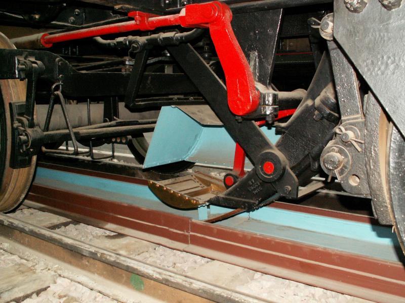 Eisenbahnmuseum Mulhouse/F. Wasserschaufel eines Tenders einer Pacific Lok von 1920.Mit ihr konnte der Heizer w�hrend der Fahrt aus einer in der Schienenmitte verlaufenden Wasserrinne,Wasser aufnehmen,ohne an einen Wasserkran zu m�ssen.Mulhouse,16.08.05