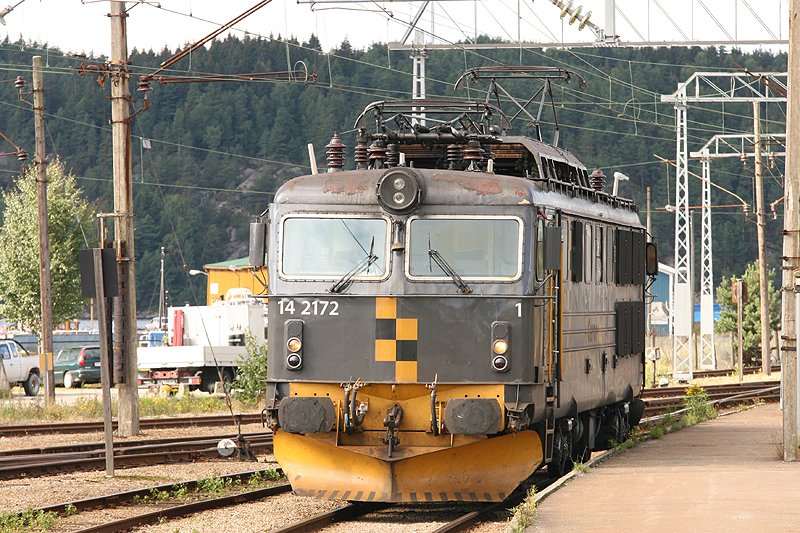 El14 2172 wartet am 31.08.2006 in Halden auf ihren nchsten Einsatz.