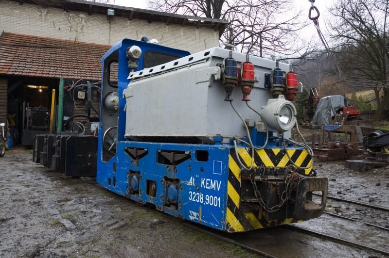 El9 in the mud in 2009's spring.