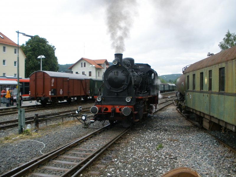Elna 6 der DFS in Ebermannstadt am Bahnhof beim Wasserfassen