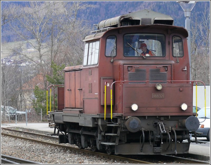 Em 3/3 18832 versieht in Landquart den Rangierdienst. (16.01.2008)