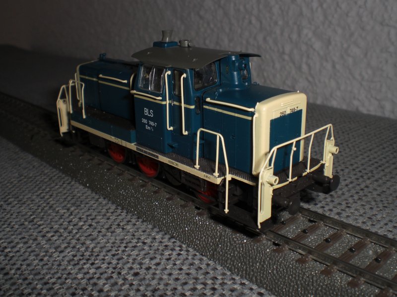 Em 3/3 260 749 der BLS von Roco. Das Modell ist noch in Gleichstrom, ich werde es aber noch auf Wechselstrom umbauen. 