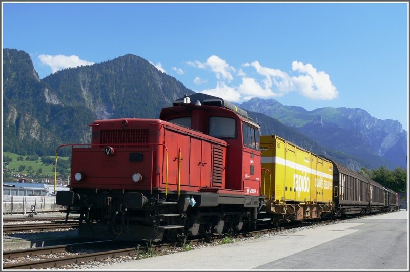 Em 3/3 (Nr fehlt an der Stirnseite) in der Umschlagsanlage SBB/RhB in Landquart Ried. (09.07.2008)