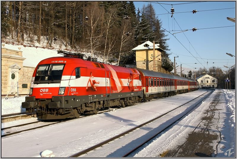 EM-Lok 1116 005 sterreich fhrt mit EZ 1953  Wiener Alpen  von Bratislava nach Mrzzuschlag.
Semmering 28.12.2008