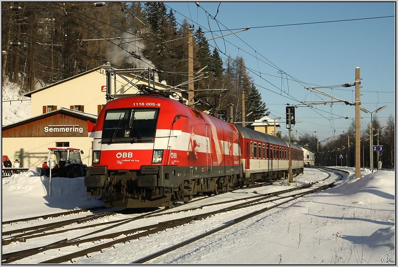 EM-Lok 1116 005 sterreich fhrt mit EZ 1953  Wiener Alpen  von Bratislava nach Mrzzuschlag. 
Semmering 28.12.2008