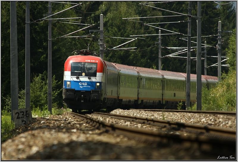EM-Lok 1116 041 Niederlande fhrt als EC 536 von Villach nach Wien Sd.
Zeltweg 30.7.2008