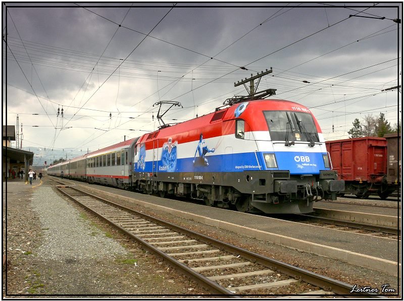 EM-Lok 1116 108 Kroatien fhrt mit EC 536  Jaques Lemans  von Villach nach Wien Sd in den Bahnhof Zeltweg ein.
16.03.2008