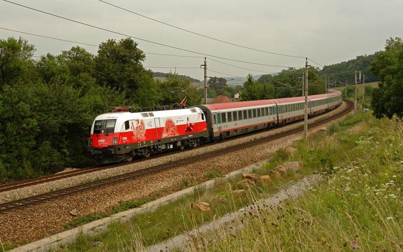 EM-Lok Polen 1116 087-6 mit OEC564 Wien - Innsbruck nahe St.P�lten(26.07.2008)