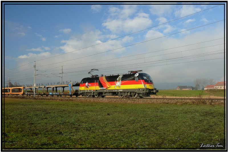 EM Taurus 1116 036 Deutschland fhrt mit einem Gterzug von Krnten kommend in Richtung Wien.
Fotografiert in Zeltweg 2.12.2007