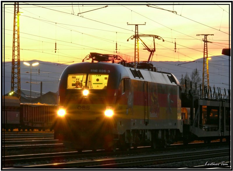 EM Taurus 1116 036 Deutschland steht mit einem Gterzug im Bahnhof Knittelfeld.
6.12.2007