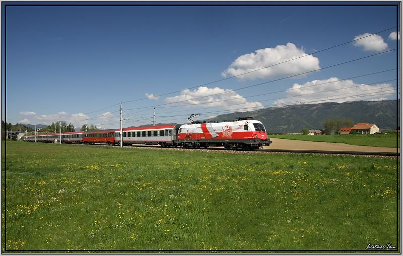 EM-Taurus 1116 087 Polen fhrt mit IC 534 von Villach nach Wien Sd.
Zeltweg 9.5.2008