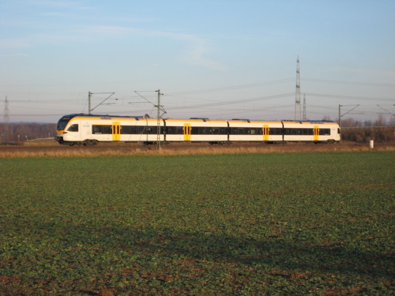  Ems-Brde-Bahn  auf dem Weg von Hamm(Westf) nach Paderborn am ersten regulren Betriebstag. In krze erreicht der Zug seine Endstation Paderborn. 14.12.2008