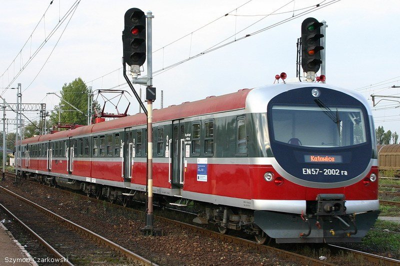 EN57-2002 als Personenzug nach Katowice in Bielsko-Biala am 05.10.2006