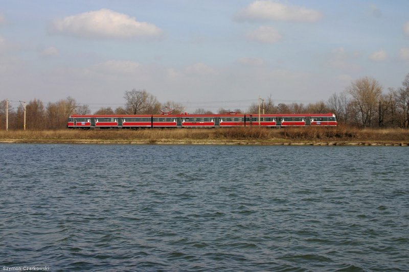 EN57-20xx als Personenzug nach Bielsko-Biała Głwna in Goczałkowice am 11.03.2007