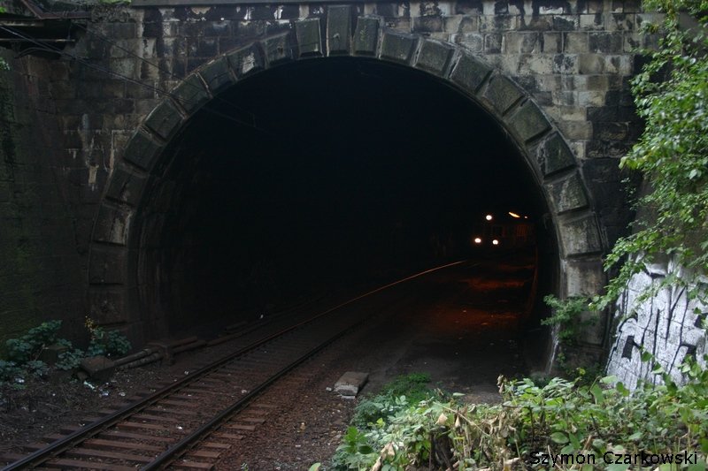 EN57-993, Tunell in Bielsko-Biala am 21.09.2006