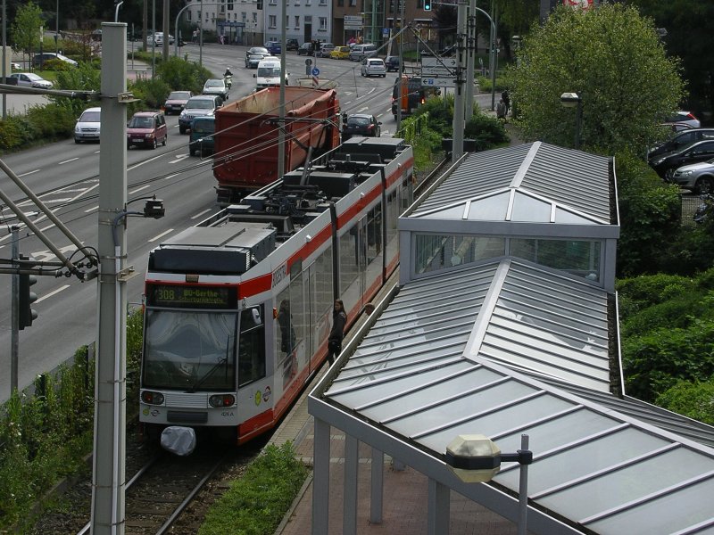 Endhaltestelle fr Linie 308 aus Bochum Gerthe in Hattingen
Mitte  S ,in 5 Minuten geht es wieder zurck nach Bochum Gerthe.
18.08.2008)
