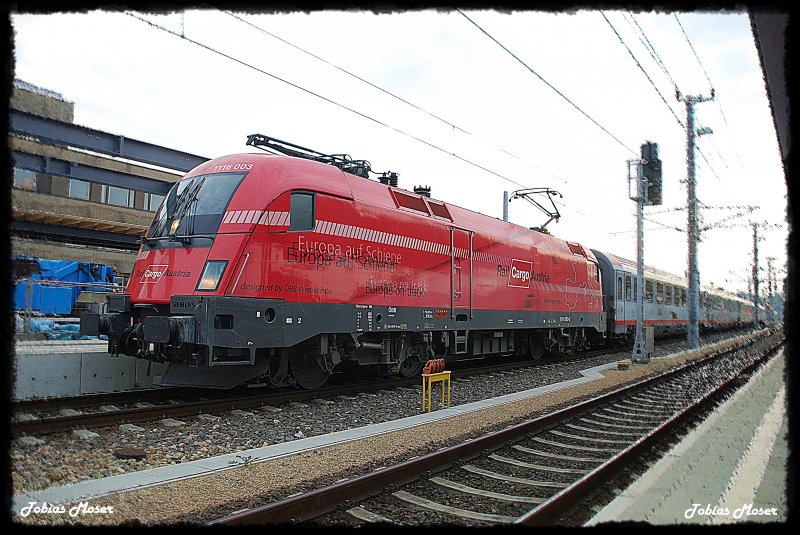 Endlich erwischt!!! Die Rail-Cargo-Austria Lok 1116 003 war am 10.10.2009 wieder einmal auf der Westbahn anzutreffen. Ich erwischte sie auf einem IC von Salzburg nach Wien West beim vorletzten Aufenthalt in St.Plten Hbf.