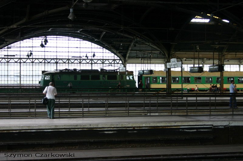 EP07-541, Wroclaw Glowny (Breslau Hbf) am 27.06.2006