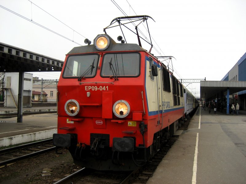 EP09-041 am 27.01.2008 im Hauptbahnhof Poznań.